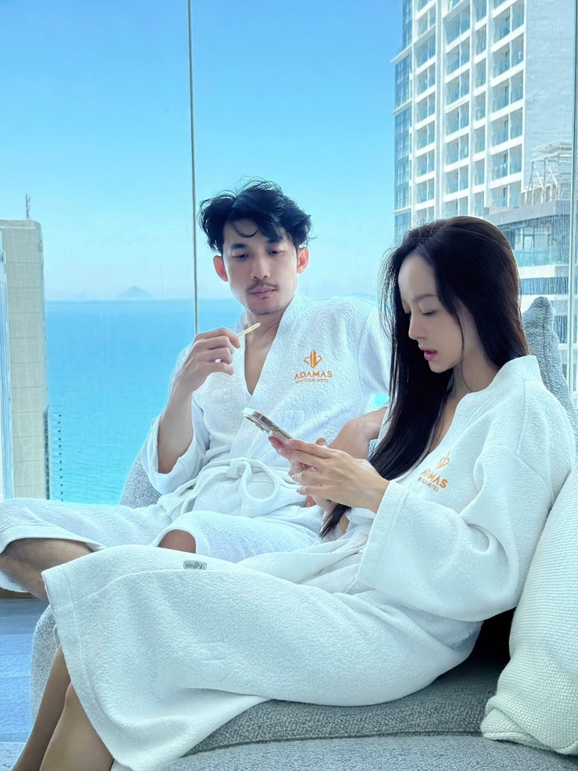 https://adamashotel.vn/en/a-relaxing-moment-shared-by-artist-lien-binh-phat-and-ngoc-kayla-at-adamas-boutique-hotel-nha-trang-where-even-the-most-personal-moments-become-a-memorable-part-of-the-journey